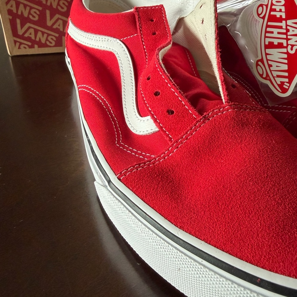 Men’s Vans New in Box Red Sneakers - Picture 4 of 6